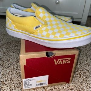 YELLOW CHECKERED SLIP ON VANS. KIDS 6 WOMENS 7.5